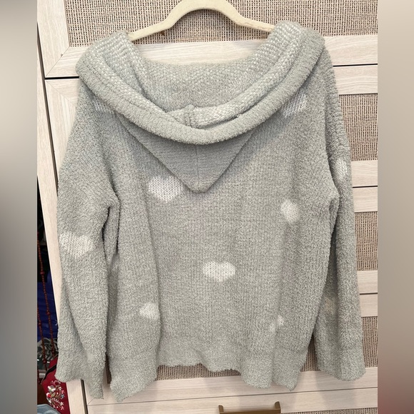 Mint oversized heart sweater with hood - Picture 2 of 5